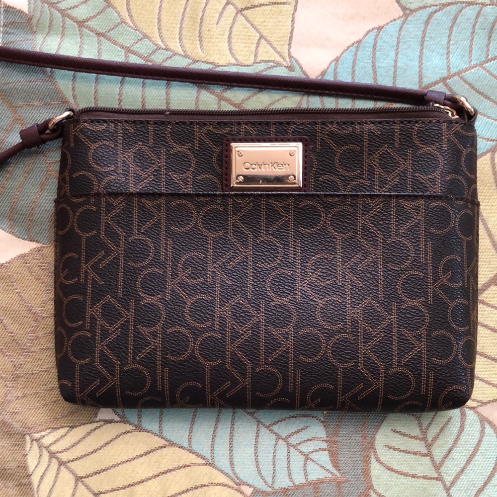 Small Calvin Klein, over the shoulder purse!